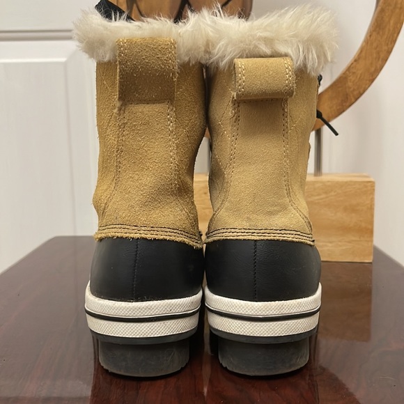 TARGET Faux Duck Lace-up Boots - 9 (blue & tan) - Picture 5 of 8